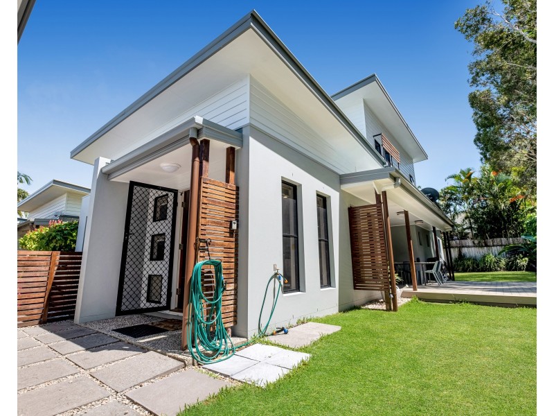 2/7 Deborah Close, Mudjimba QLD 4564