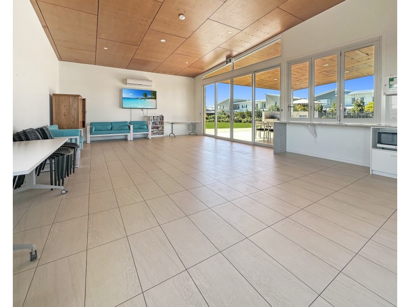 602 Tide Avenue, Maroochydore QLD 4558