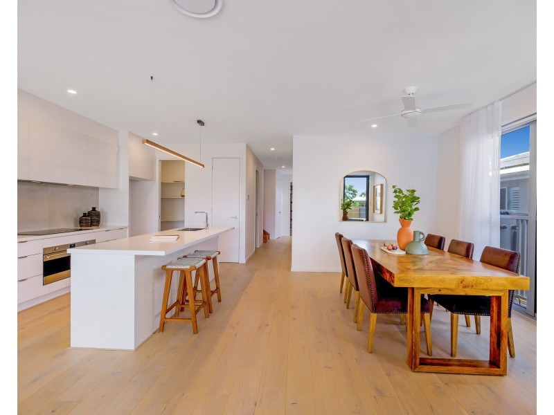 1/4 Sundew Street, Mudjimba QLD 4564