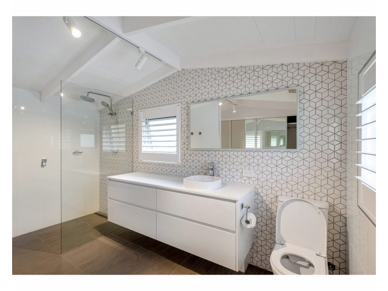 5 Arlington Court, Mount Coolum QLD 4573