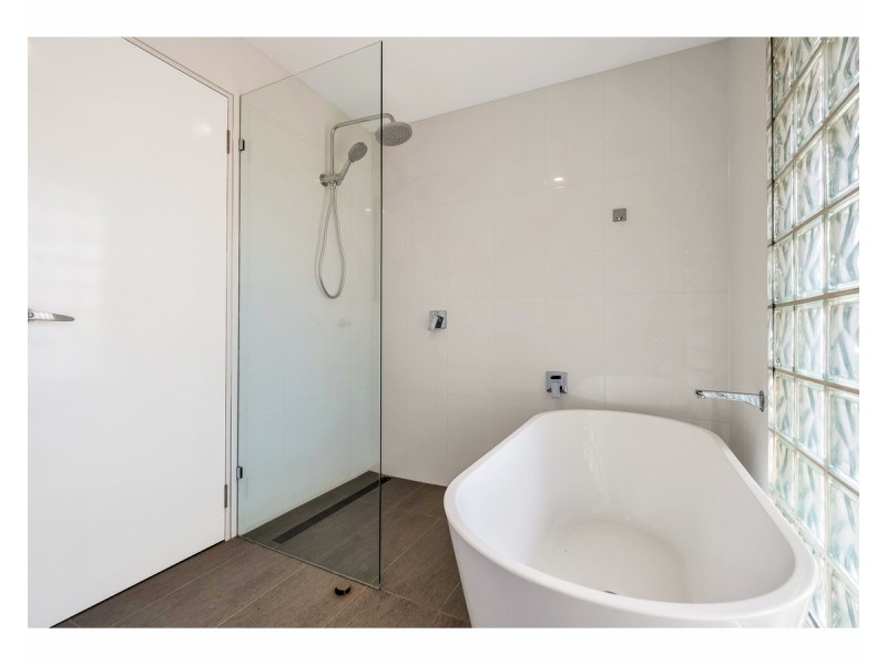 5 Arlington Court, Mount Coolum QLD 4573