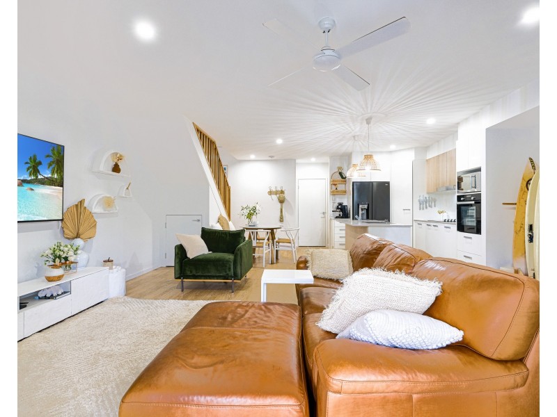 2/1A Regatta Boulevard, Wurtulla QLD 4575