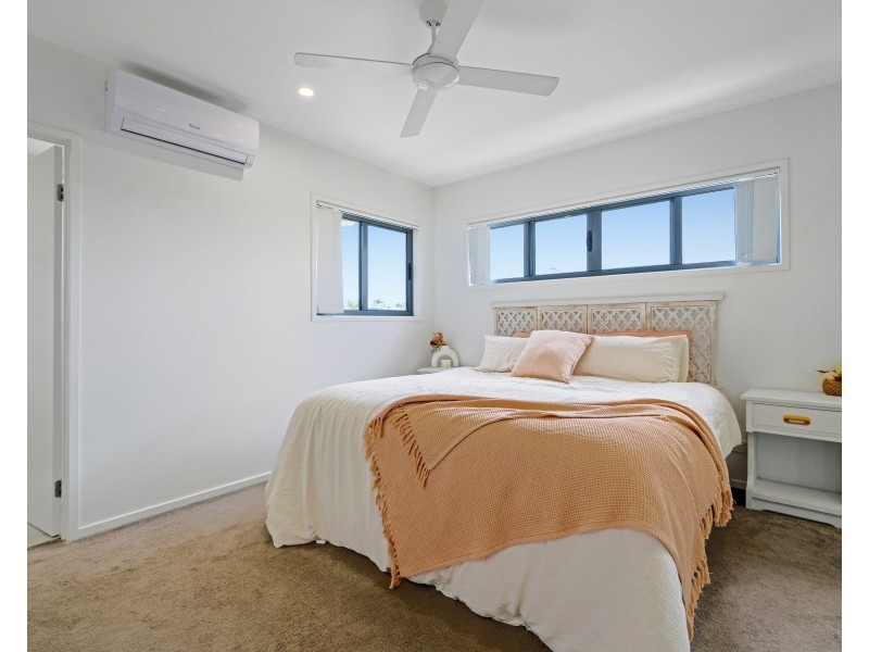 2/1A Regatta Boulevard, Wurtulla QLD 4575