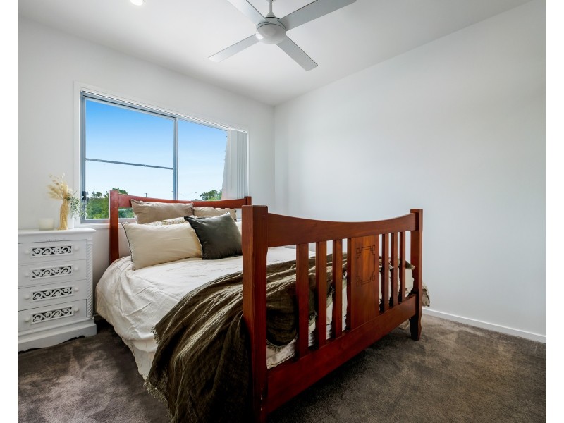 2/1A Regatta Boulevard, Wurtulla QLD 4575
