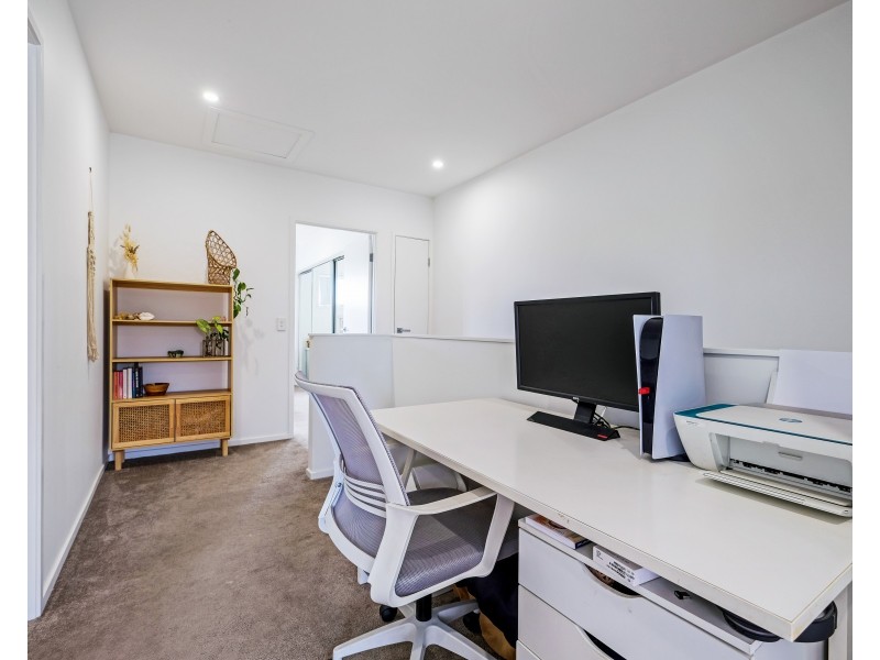 2/1A Regatta Boulevard, Wurtulla QLD 4575