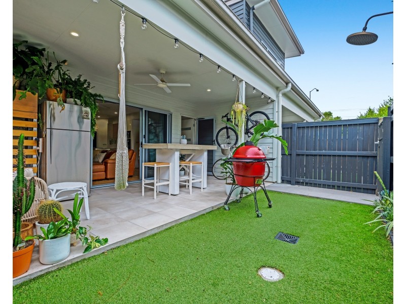 2/1A Regatta Boulevard, Wurtulla QLD 4575