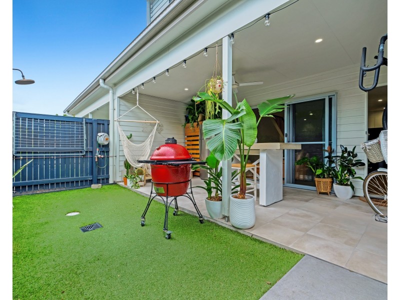 2/1A Regatta Boulevard, Wurtulla QLD 4575