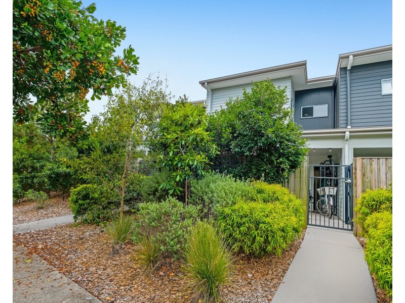 2/1A Regatta Boulevard, Wurtulla QLD 4575