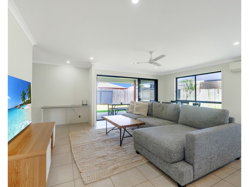 1/37 Ruby Crescent, Meridan Plains QLD 4551