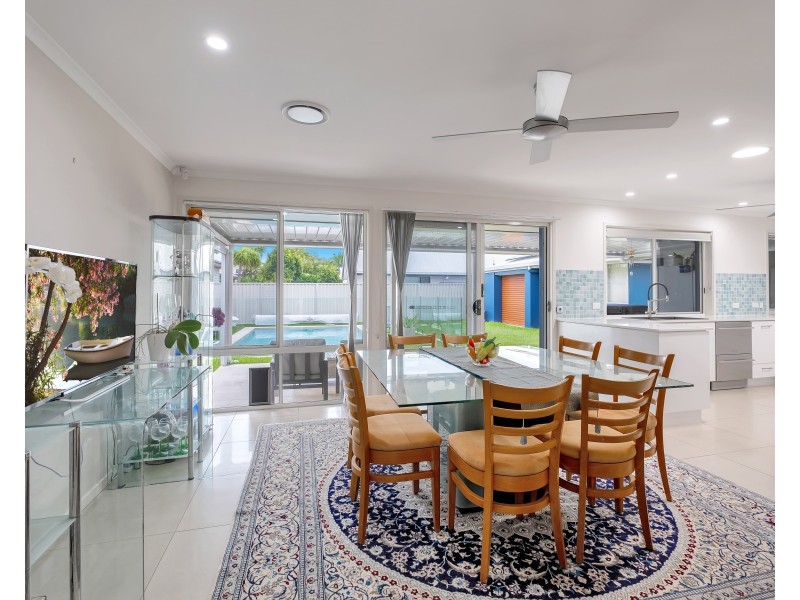 30 Satinash Place, Mudjimba QLD 4564