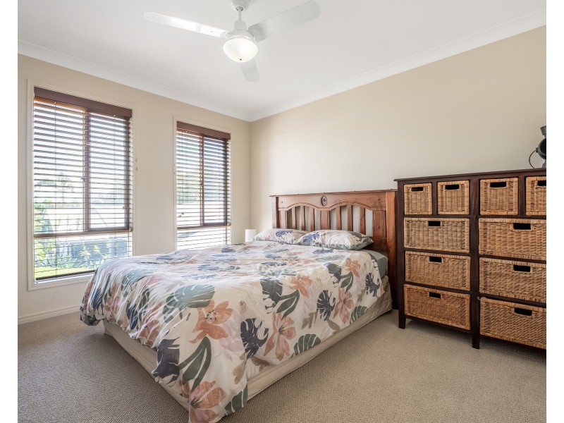 37 Satinash Place, Mudjimba QLD 4564