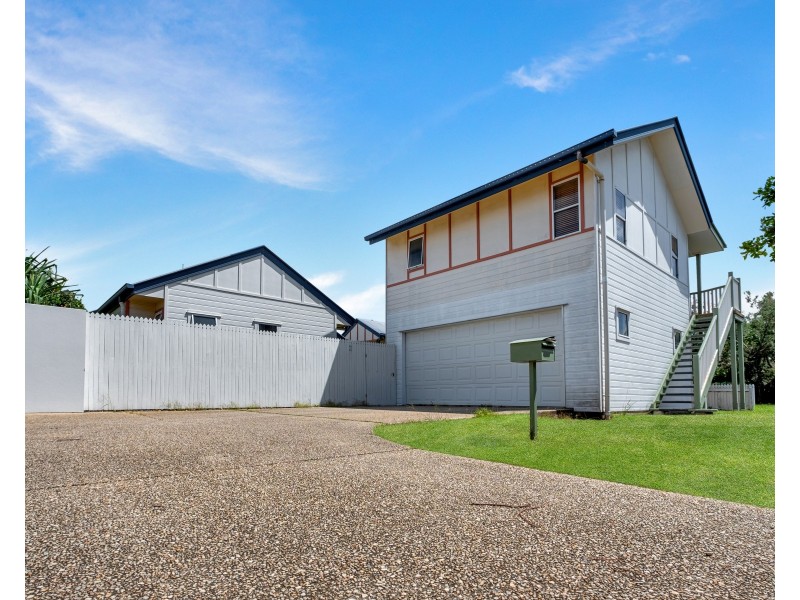 2a Lakedrive Crescent, Marcoola QLD 4564