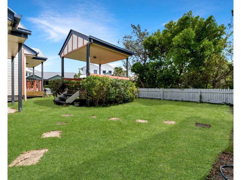 2a Lakedrive Crescent, Marcoola QLD 4564
