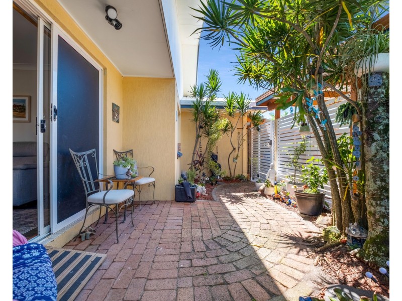 1/954-956 David Low Way, Marcoola QLD 4564