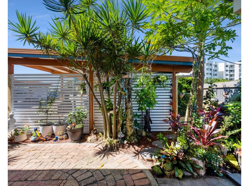 1/954-956 David Low Way, Marcoola QLD 4564