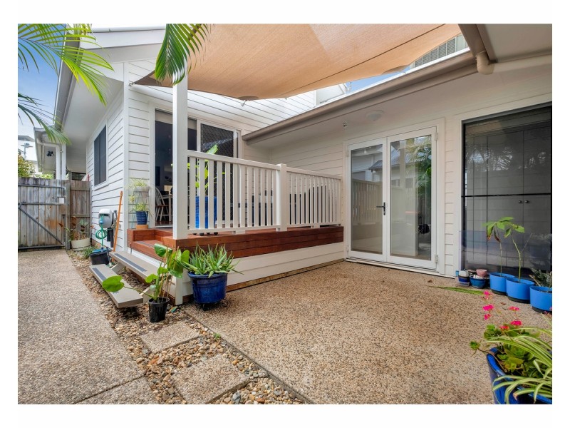 8 Seashore Street, Marcoola QLD 4564