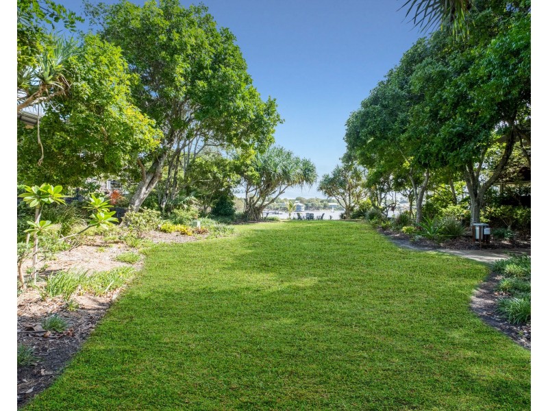 124/80 North Shore Road, Twin Waters QLD 4564