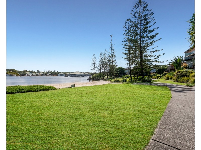 124/80 North Shore Road, Twin Waters QLD 4564