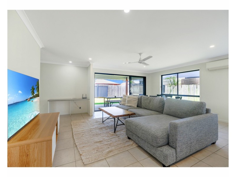 1/37 Ruby Crescent, Meridan Plains QLD 4551