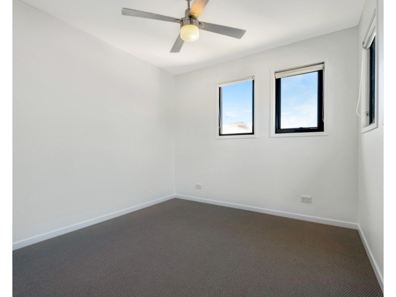 2/2 Hans Boysen Drive, Mudjimba QLD 4564