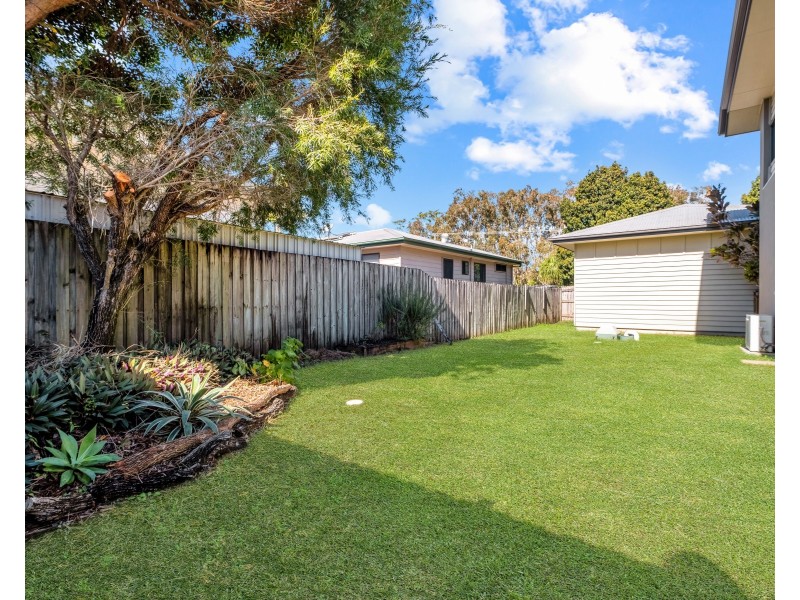 2/2 Hans Boysen Drive, Mudjimba QLD 4564