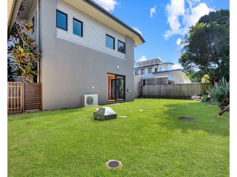 2/2 Hans Boysen Drive, Mudjimba QLD 4564