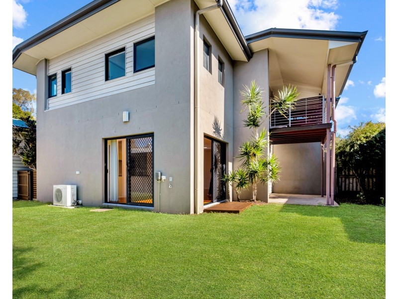 2/2 Hans Boysen Drive, Mudjimba QLD 4564