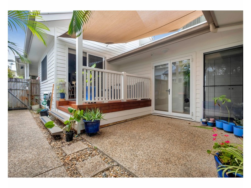 8 Seashore Street, Marcoola QLD 4564