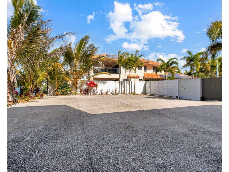 13 River Edge Court, Twin Waters QLD 4564