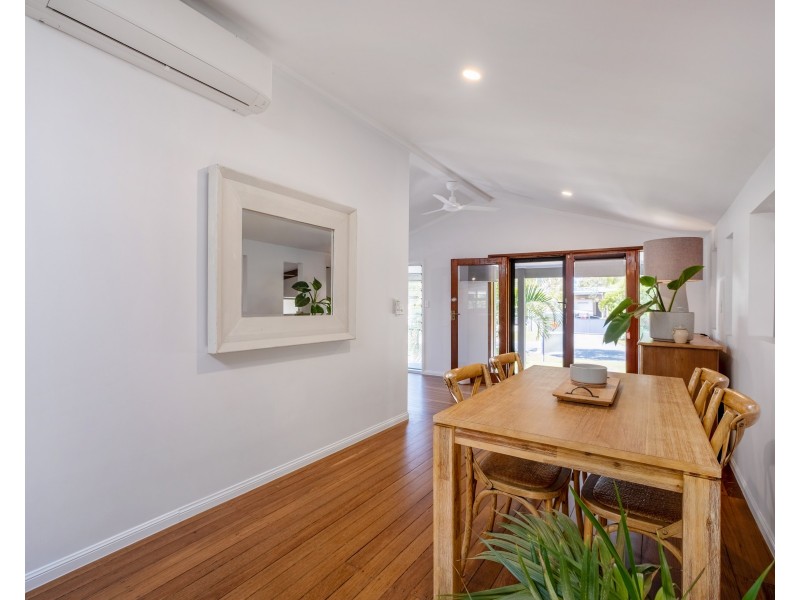 24 Sycamore Street, Mudjimba QLD 4564