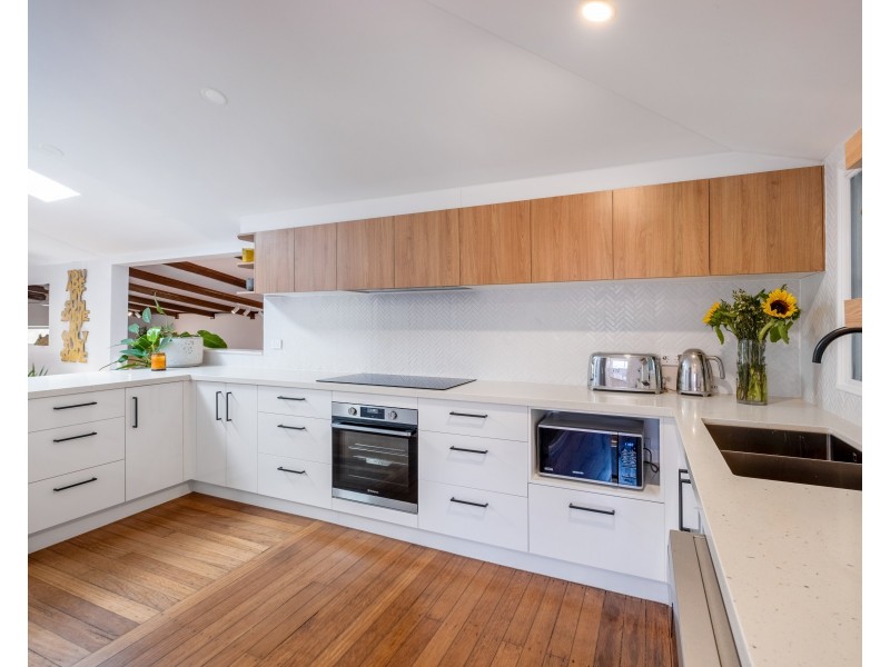 24 Sycamore Street, Mudjimba QLD 4564