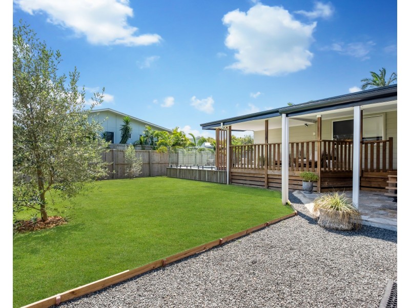 24 Sycamore Street, Mudjimba QLD 4564