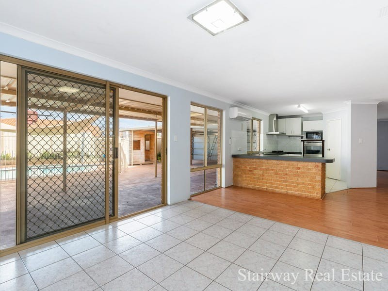76 Westgate way, Marangaroo WA 6064