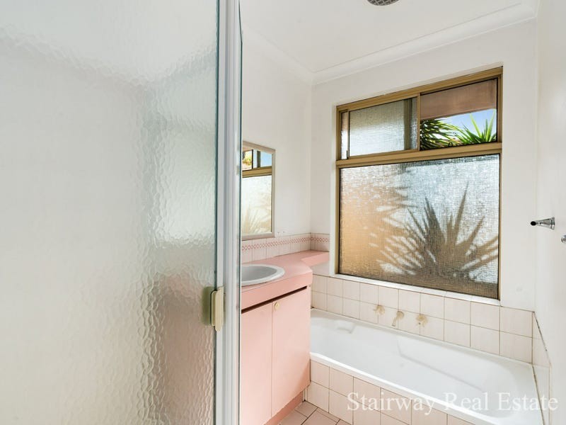 76 Westgate way, Marangaroo WA 6064