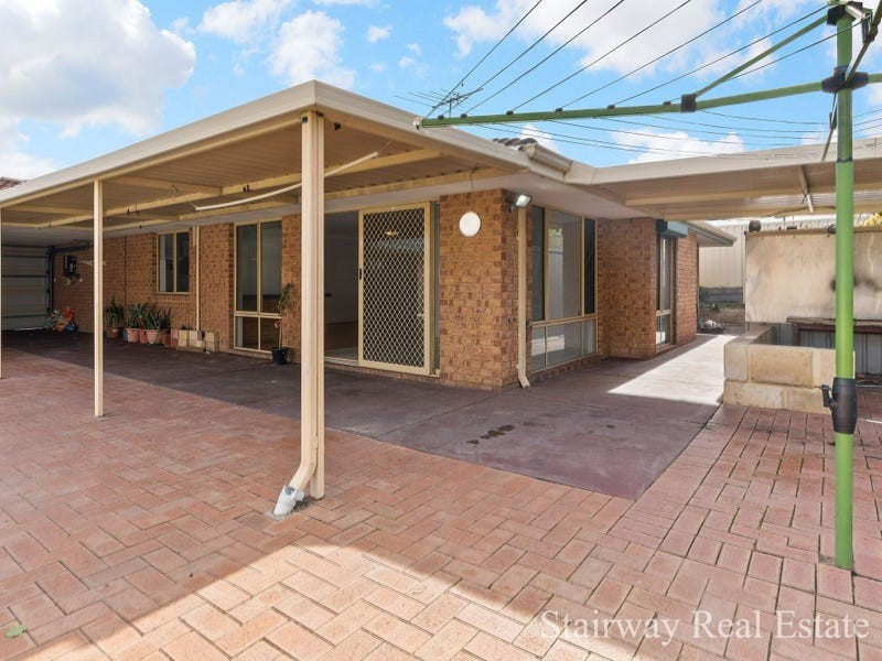 76 Westgate way, Marangaroo WA 6064