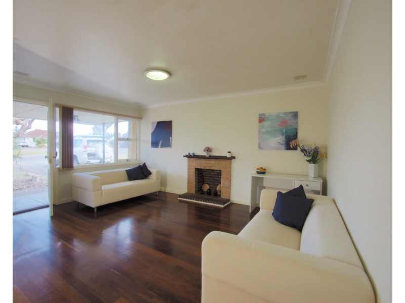 42 Hartley Street, Coolbellup WA 6163