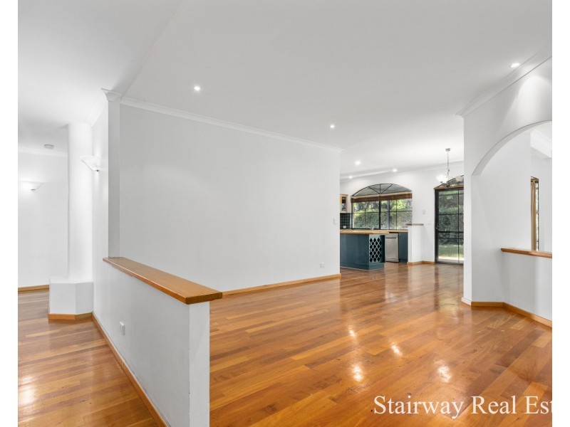 10 Illawarra Crescent, Canning Vale WA 6155