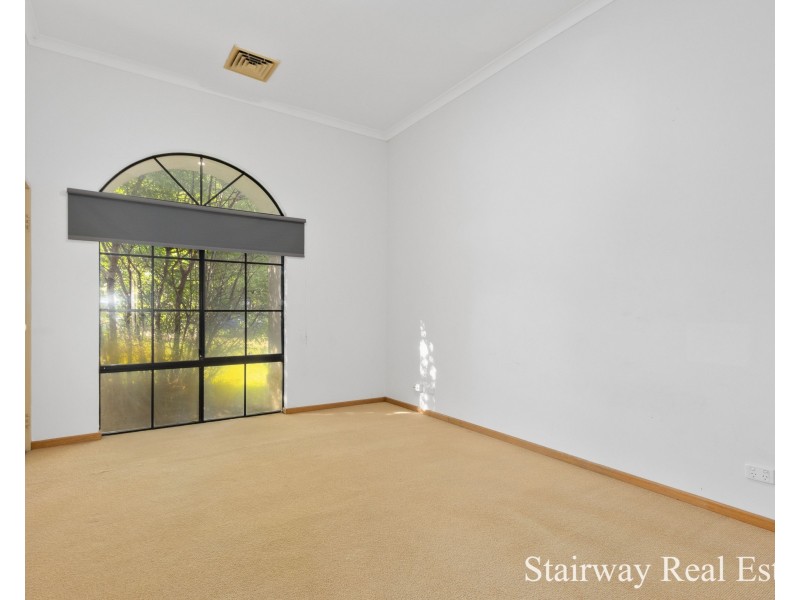 10 Illawarra Crescent, Canning Vale WA 6155