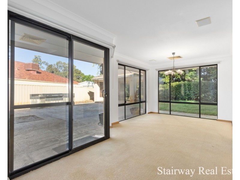 10 Illawarra Crescent, Canning Vale WA 6155