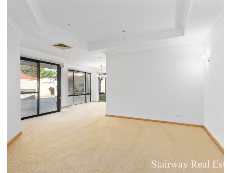 10 Illawarra Crescent, Canning Vale WA 6155