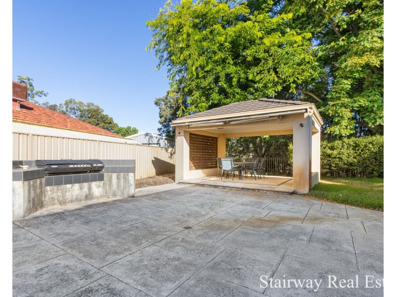 10 Illawarra Crescent, Canning Vale WA 6155