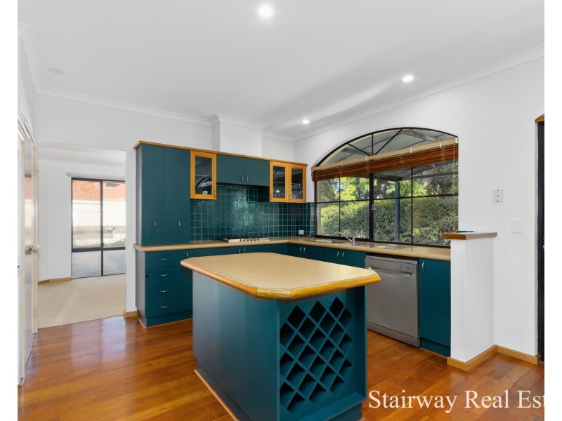 10 Illawarra Crescent, Canning Vale WA 6155