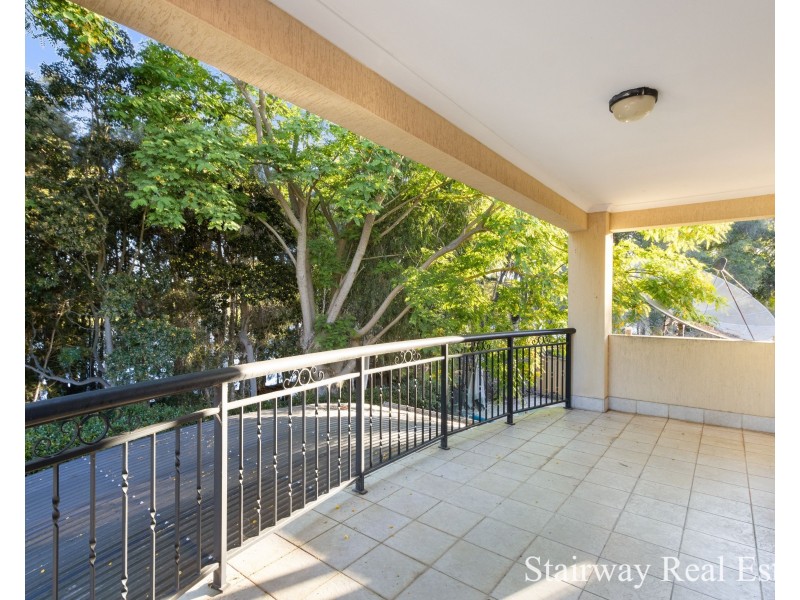 10 Illawarra Crescent, Canning Vale WA 6155