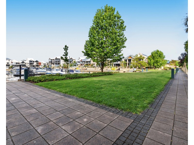 19/2 Marina Drive, Ascot WA 6104