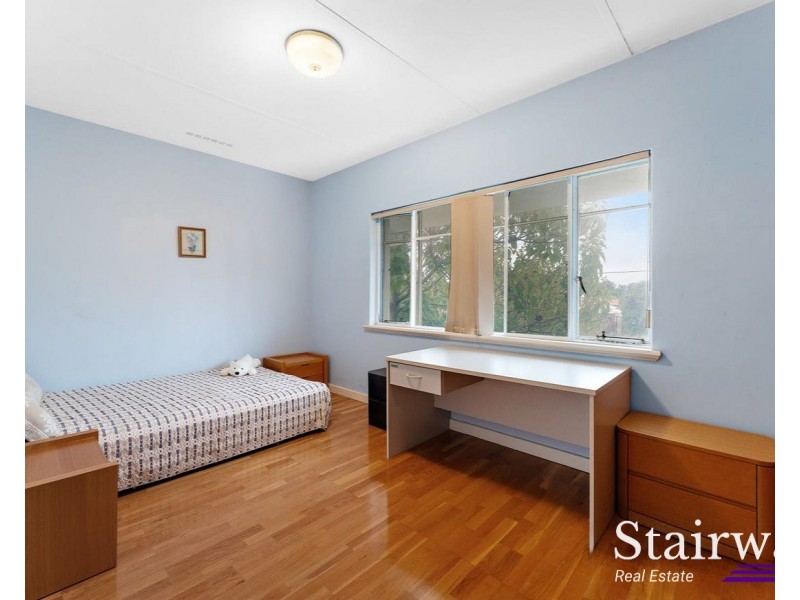 16 Leach Avenue, Riverton WA 6148