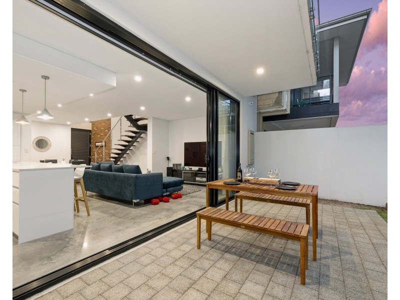 6 Finn Cove, Ascot WA 6104