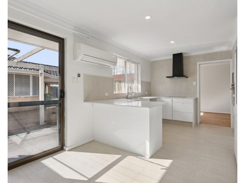 16A Hawke Pass, Bateman WA 6150