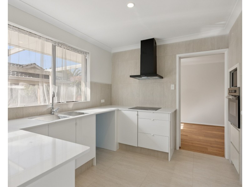 16A Hawke Pass, Bateman WA 6150