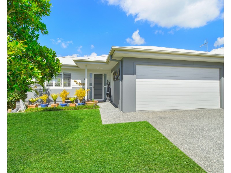 6 Southern Ocean Street, Lake Cathie NSW 2445