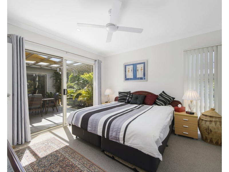 6 Southern Ocean Street, Lake Cathie NSW 2445